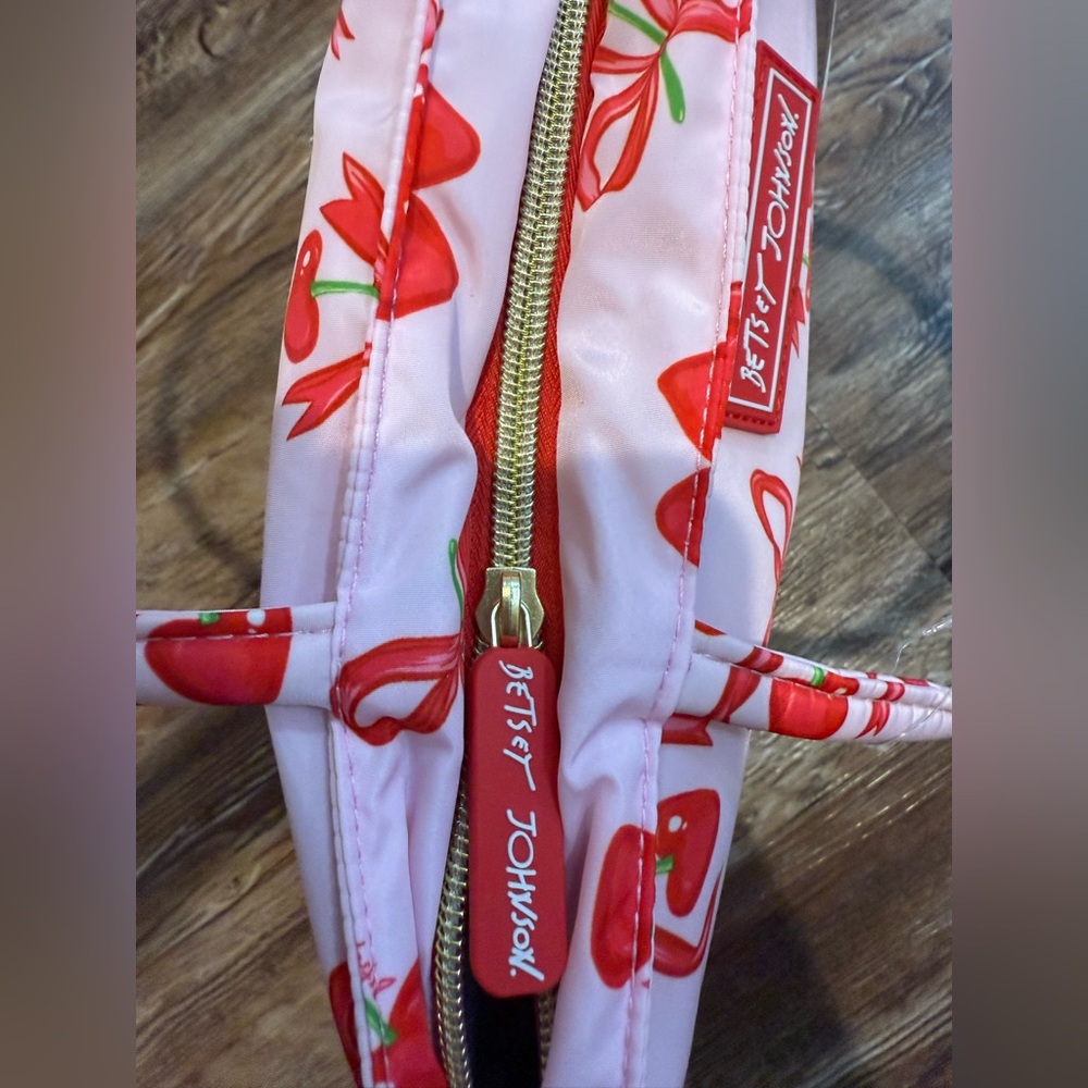 Betsey Johnson Cherry Lunch Tote🍒 - Picture 4 of 5